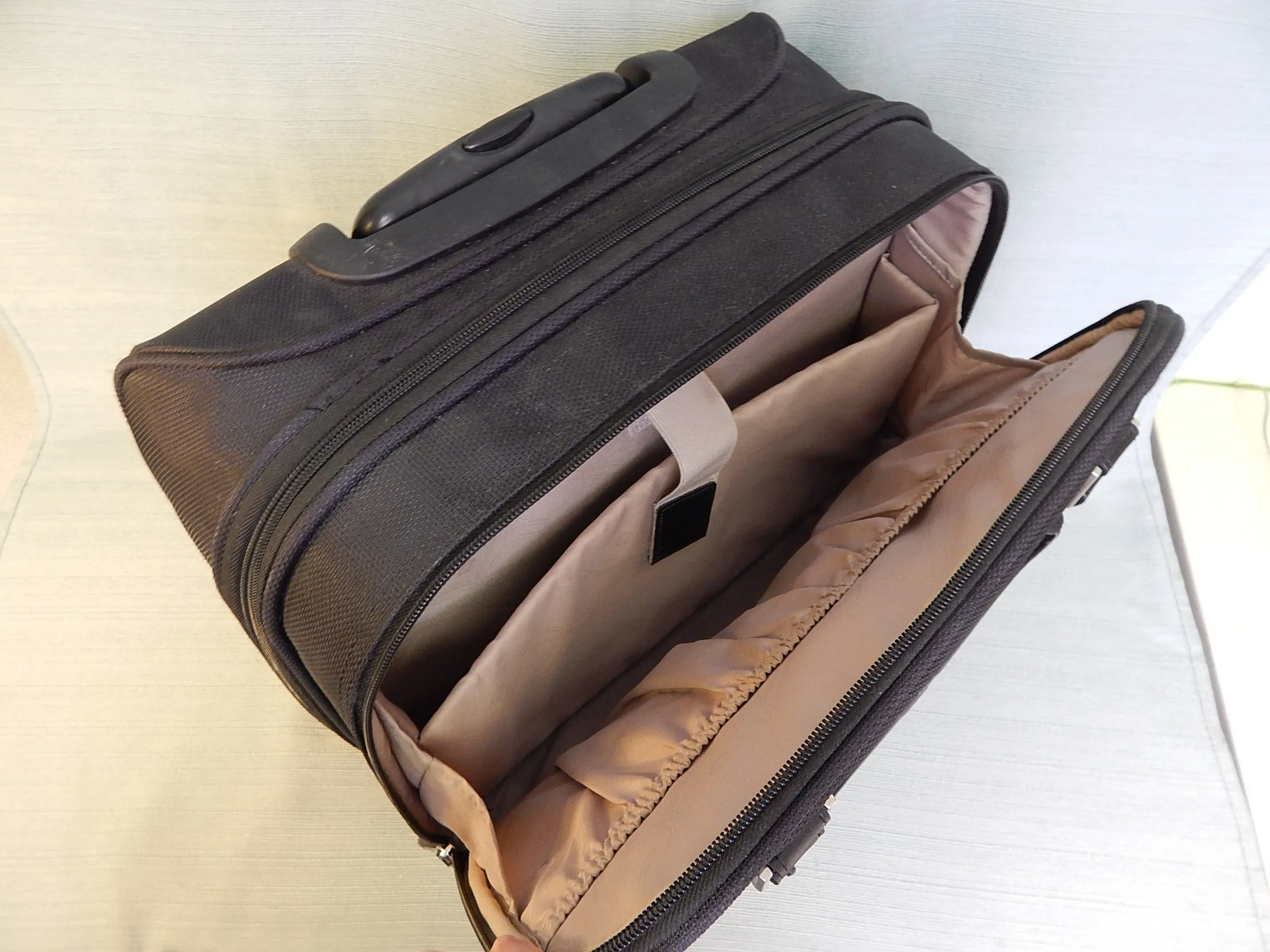 Samsonite Spinner Mobile Office Bag