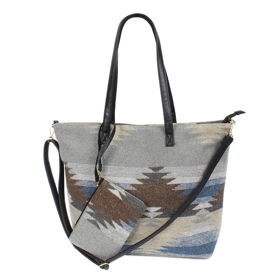 Western Weekend Tote Bag With Pouch